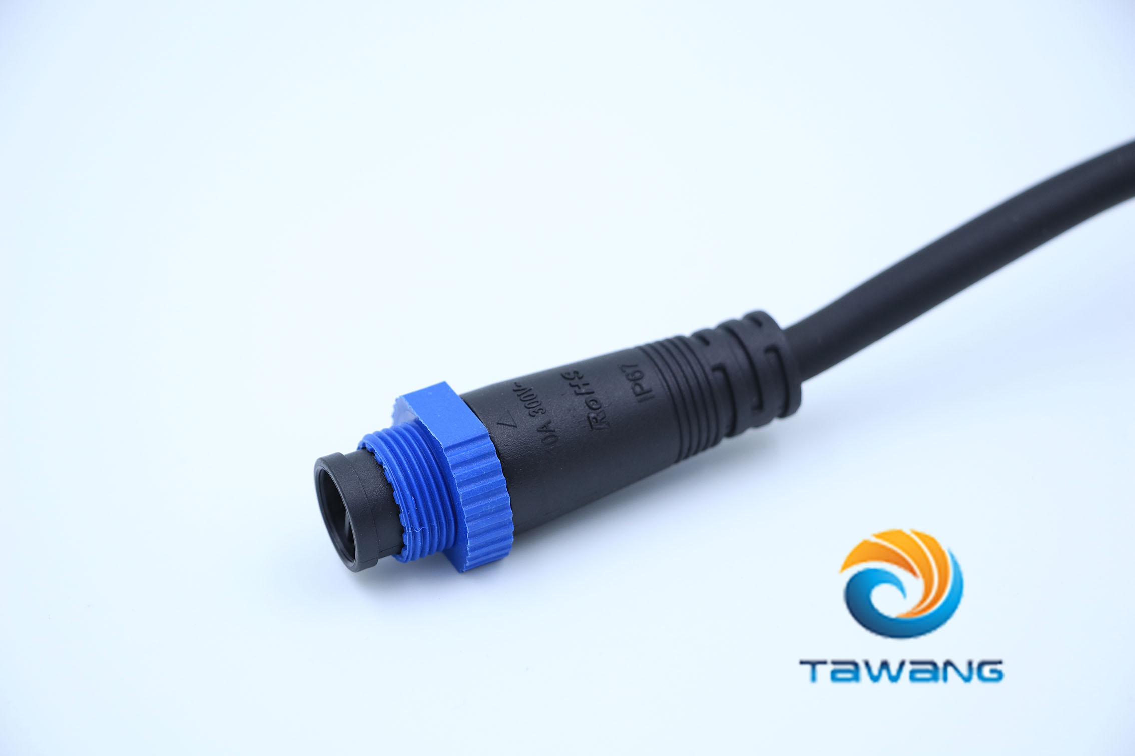 金屬和塑料防水接頭連接器有什么區(qū)別呢？